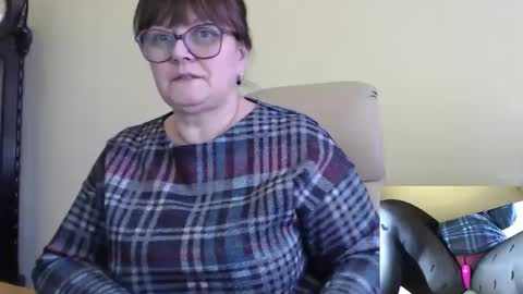 Snapshot of carolinedream_ chatting on 02.14.25 CarolineDream online show from 02.14.25