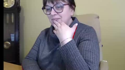 Snapshot of carolinedream_ chatting on 03.04.25 CarolineDream online show from 03.04.25