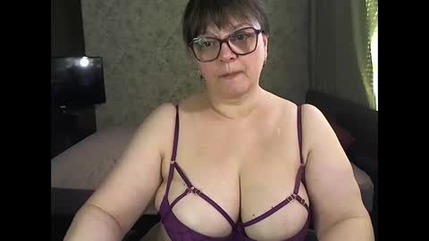 Snapshot of carolinedream_ chatting on 03.08.25 CarolineDream online show from 03.08.25