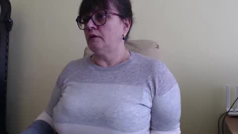 Snapshot of carolinedream_ chatting on 03.10.25 CarolineDream online show from 03.10.25