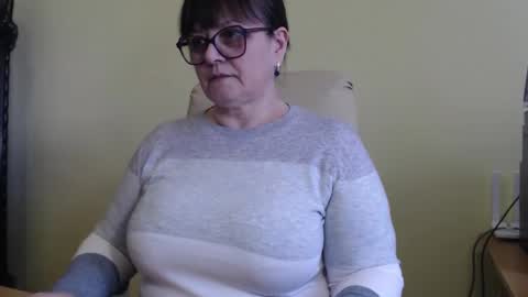 Snapshot of carolinedream_ chatting on 03.10.25 CarolineDream online show from 03.10.25