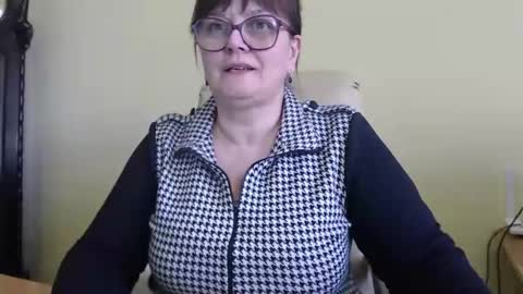 Snapshot of carolinedream_ chatting on 03.11.25 CarolineDream online show from 03.11.25