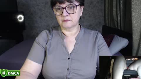 Snapshot of carolinedream_ chatting on 09.18.25 CarolineDream online show from 09.18.25