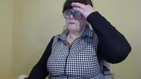 Snapshot of carolinedream_ chatting on 10.13.25 CarolineDream online show from 10.13.25