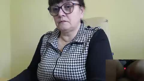 Snapshot of carolinedream_ chatting on 10.21.25 CarolineDream online show from 10.21.25