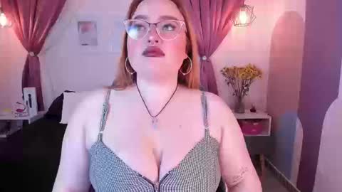 Carolinee  online show from 09.16.25