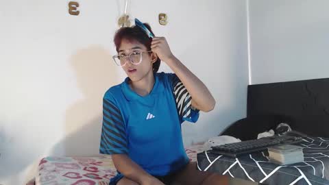 Snapshot of carolinephilip chatting on 10.25.25 Caroline online show from 10.25.25