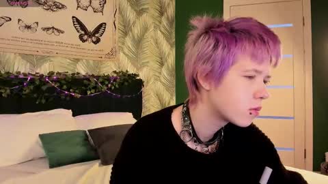 Snapshot of carolinerichter chatting on 11.09.25 CarolineRichter online show from 11.09.25