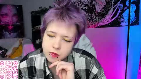 Snapshot of carolinerichter chatting on 11.16.25 CarolineRichter online show from 11.16.25