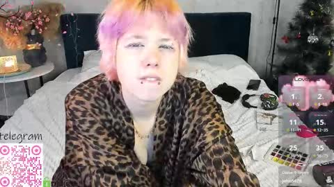 Snapshot of carolinerichter chatting on 01.12.26 CarolineRichter online show from 01.12.26