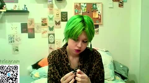 Snapshot of carolinerichter chatting on 02.25.26 CarolineRichter online show from 02.25.26