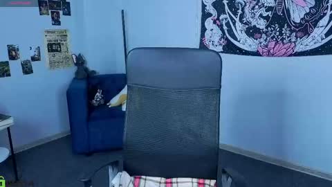 Snapshot of carolinerichter chatting on 05.17.26 CarolineRichter online show from 05.17.26