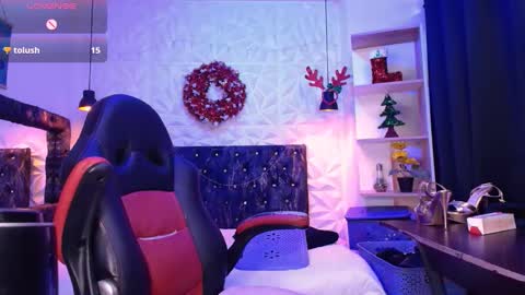 Caroline Scoth online show from 12.20.24