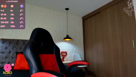 Caroline Scoth online show from 09.22.25