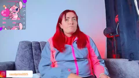 Snapshot of carolinhe_ chatting on 10.22.25 Carolinhe  online show from 10.22.25