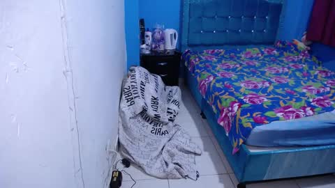 Carolinhe  online show from 02.21.26