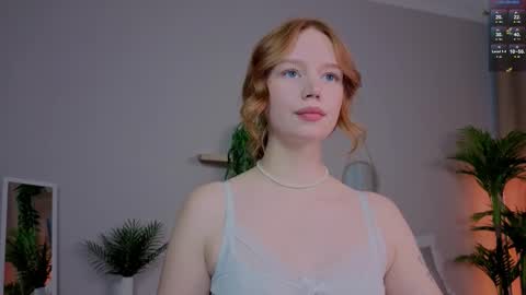 Snapshot of carolinnk chatting on 09.25.25 Caro online show from 09.25.25