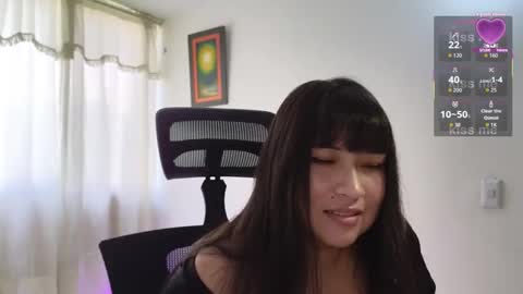 Snapshot of caroll_luna chatting on 10.23.25 kitty online show from 10.23.25
