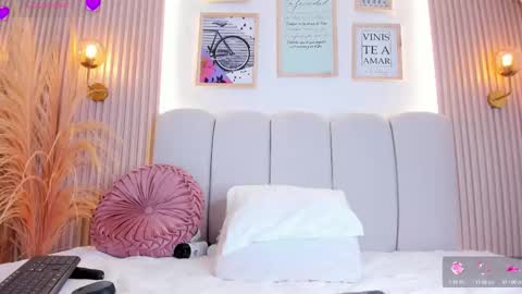 Snapshot of carolriveraa chatting on 09.19.25 Carol Rivera online show from 09.19.25