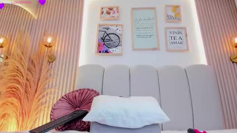 Snapshot of carolriveraa chatting on 10.11.25 Carol Rivera online show from 10.11.25