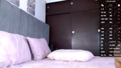 Carolinne online show from 02.04.25