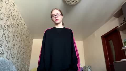 Caroline online show from 04.22.26