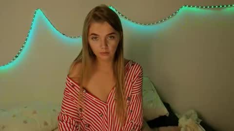 Snapshot of carriebradshawww chatting on 09.17.25 carriebradshawww online show from 09.17.25