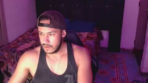 Snapshot of casas_oom chatting on 10.04.25 online show from 10.04.25