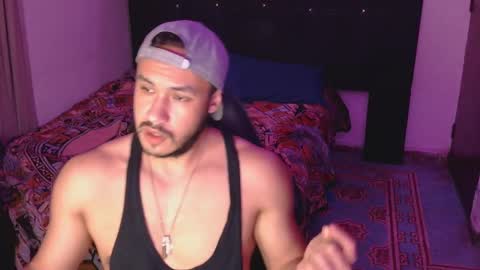 Snapshot of casas_oom chatting on 10.05.25 online show from 10.05.25