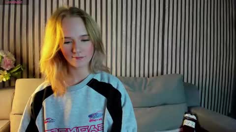 Snapshot of casey_sweeet chatting on 09.29.25 Casey sweeet online show from 09.29.25