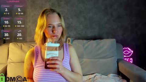 Snapshot of casey_sweeet chatting on 10.17.25 Casey sweeet online show from 10.17.25