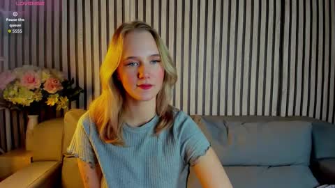 Snapshot of casey_sweeet chatting on 10.19.25 Casey sweeet online show from 10.19.25