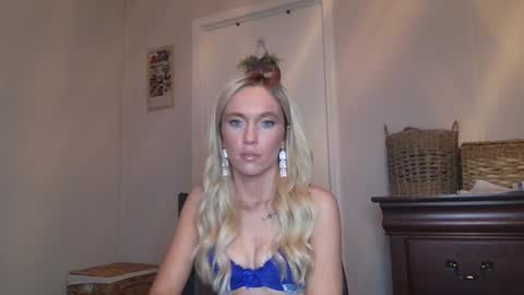 Snapshot of caseygirl6879 chatting on 10.14.25 Casey Lakes online show from 10.14.25