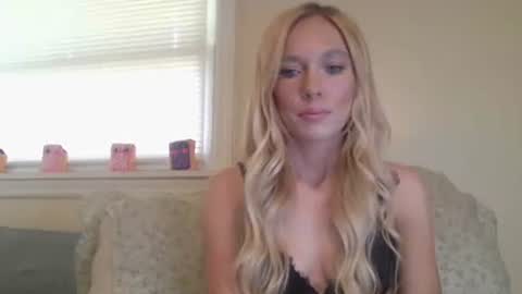 Snapshot of caseygirl6879 chatting on 05.11.26 Casey Lakes online show from 05.11.26