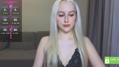 Snapshot of caseylabow chatting on 01.12.25 My name is Casey... Nice to meet you  I will be happy to have funthumbs up please its important online show from 01.12.25