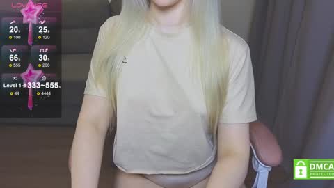 Snapshot of caseylabow chatting on 01.22.25 My name is Casey... Nice to meet you  I will be happy to have funthumbs up please its important online show from 01.22.25