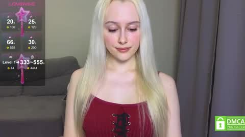 Snapshot of caseylabow chatting on 03.12.25 My name is Casey... Nice to meet you  I will be happy to have funthumbs up please its important online show from 03.12.25