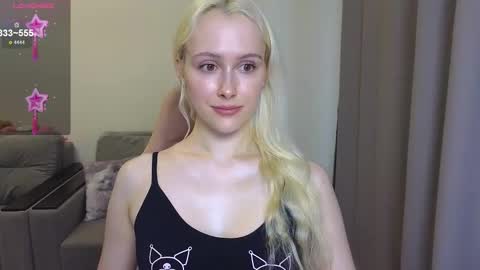 Snapshot of caseylabow chatting on 10.11.25 My name is Casey... Nice to meet you  I will be happy to have funthumbs up please its important online show from 10.11.25