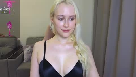Snapshot of caseylabow chatting on 10.12.25 My name is Casey... Nice to meet you  I will be happy to have funthumbs up please its important online show from 10.12.25