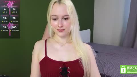 Snapshot of caseylabow chatting on 10.23.25 My name is Casey... Nice to meet you  I will be happy to have funthumbs up please its important online show from 10.23.25