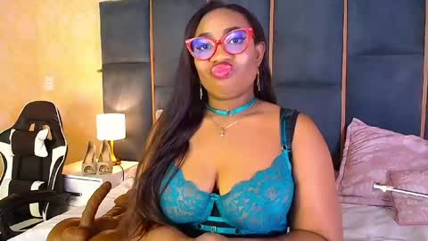 Snapshot of caseymoon chatting on 11.04.25 Casey online show from 11.04.25