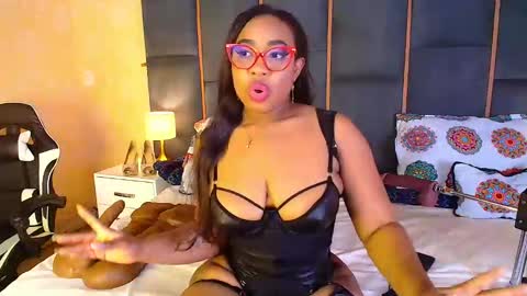 Snapshot of caseymoon chatting on 11.05.25 Casey online show from 11.05.25