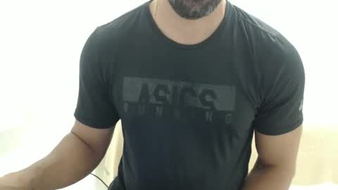 Snapshot of cashmastermuscle77 chatting on 04.15.26 cashmastermuscle77 online show from 04.15.26