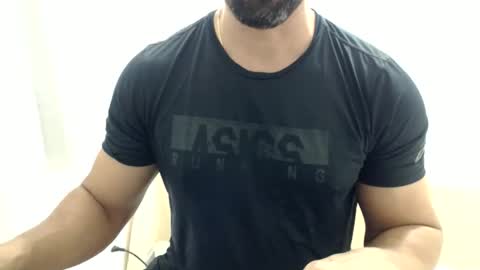 Snapshot of cashmastermuscle77 chatting on 05.14.26 cashmastermuscle77 online show from 05.14.26