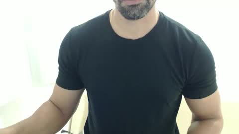 Snapshot of cashmastermuscle77 chatting on 05.25.26 cashmastermuscle77 online show from 05.25.26