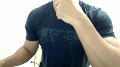 Snapshot of cashmastermuscle77 chatting on 05.29.26 cashmastermuscle77 online show from 05.29.26