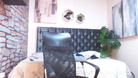 Snapshot of casike_978 chatting on 10.21.25 Casike online show from 10.21.25