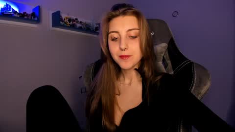 Snapshot of cassiablade1 chatting on 01.27.25 Seductress Cassia FINDOM AND SADISM NO NUDE online show from 01.27.25