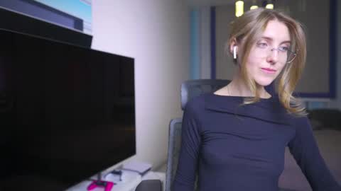 Seductress Cassia  FINDOM AND SADISM  NO NUDE online show from 02.08.26