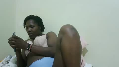 Snapshot of cassie_en chatting on 09.11.25 cassie_en online show from 09.11.25
